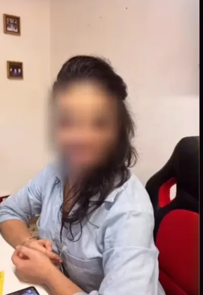 Amina, 33 años